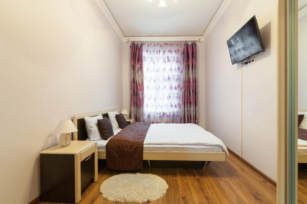Near Opera Apartment ลวีฟ ภายนอก รูปภาพ